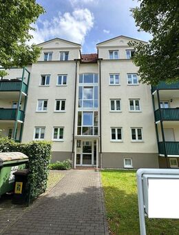 Laubegast/Lindenpark: Ruhige Dachgeschoss-Maisonette-Wohnung mit zwei Zimmern und Balkon in Elbnähe - Dresden