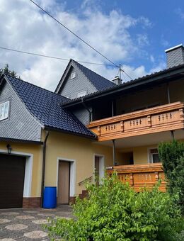 Großes Wohnhaus, OPTION: mit landwirtschaftlichen Flächen - Teuschnitz