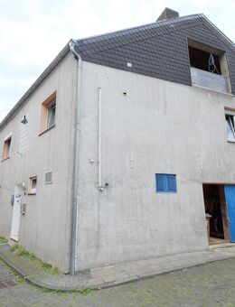 Großes 5-Zimmer-Appartement mit 3 Badezimmern und Garage - Kleve (Nordrhein-Westfalen)