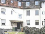 Bungalow als Praxis? + Mehrfamilienhaus für WG? - Hof