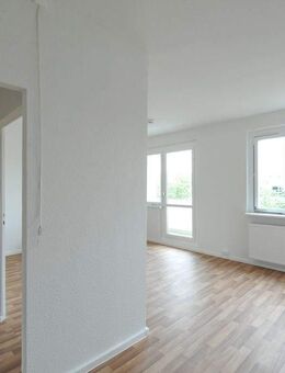 vollsanierte 3 Zimmer mit Balkon in der 5. Etage - Halle (Saale)