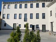 3 MONATE KALTMIETFREI!!! ERSTBEZUG - EXKLUSIVES LOFT - neue moderne EBK, hochenergiesparend inkl. Gartenanteil und Carport - Limbach-Oberfrohna