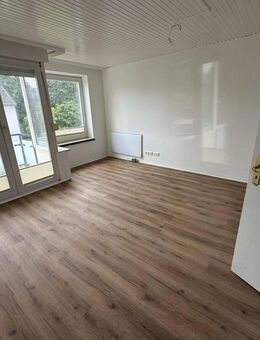 Eigentumswohnung, 3-Zim, frisch renoviert, Top-Lage, von Privat - Norderstedt