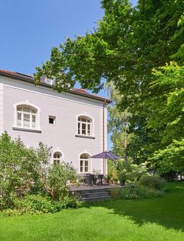 Exzellent sanierte Familien-Villa mit parkähnlichem Traumgarten - München