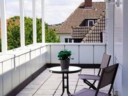 Renovierte Penthouse-Wohnung mit zwei Balkonen und EBK - Bielefeld