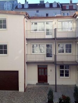 Einzigartiges "Haus im Haus" - Wohnen mit Loft-Charakter und Altbau-Charme - München