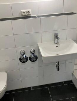 Modernisierte 2 Zimmerwohnung in Rödelheim - Frankfurt (Main)