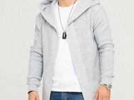 behype Strickjacke JAROMIR mit kuscheliger Kapuze