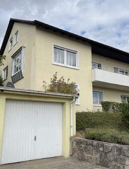 gepflegtes Wohnhaus mit großem Grundstück und ELW in sonniger Lage in der Nähe von Lauda-Königshofen - Lauda-Königshofen