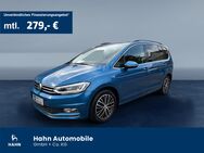 VW Touran, 2.0 TDI Highline, Jahr 2017 - Fellbach