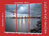 Roll-Up Display "Leuchtturm vor Regenwolken" - Dekoration Trauerhalle - Bestatter - Bestatterbedarf - Trauerfeier - Wilhelmshaven Zentrum