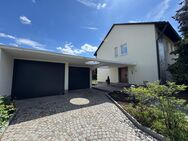 Exklusives Zweifamilienhaus mit großzügigem Garten in Toplage - Stein (Bayern)