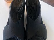 Neuwertige CROCS, schwarz, PU, 39, Plateau - Hamburg