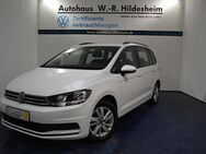 VW Touran, 1.5 l TSI Comfortline, Jahr 2021 - Ludwigslust