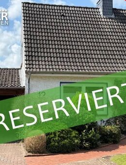 Attraktive Doppelhaus-Hälfte mit 4 Zimmer und herrlichem Garten, in verkehrsruhiger Wohnlage - Bad Bramstedt