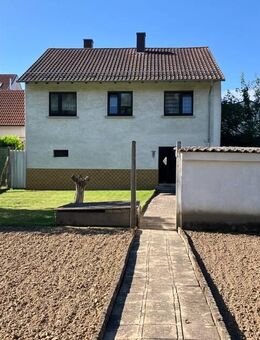 MÜHLHAUSEN: EFH mit vielen Möglichkeiten und schönem Grundstück - Mühlhausen (Baden-Württemberg)