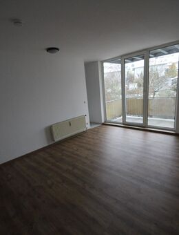Marko Winter Immobilien --- Mosbach: 1 Zimmer-Appartement mit Balkon, Aufzug und Stellplatz - Mosbach