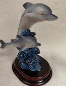 2 Delfine auf einer Welle mit Socke in 01069