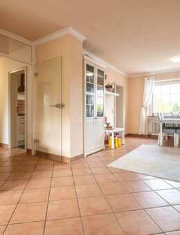 MANNELLA *Eigennutzung oder Kapitalanlage? 3-Zimmerwohnung mit Einbauküche im grünen Bonn Heiderhof* - Bonn