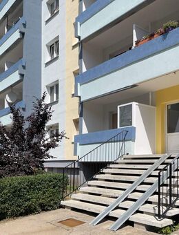 Saniert & hell: 3 Zimmer mit Duschbad & Südbalkon! - Halle (Saale)