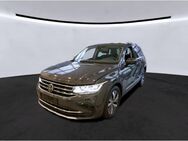 VW Tiguan, 1.4 TSI Elegance eHybrid, Jahr 2021 - Bochum