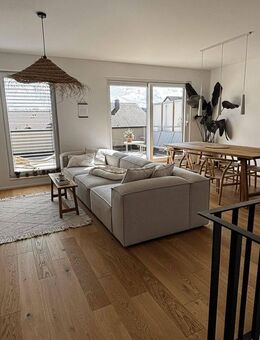 Haus im Haus - große Familienwohnung mit Balkon und Dachterrasse, Einbauküche und zwei Bäder - Kraichtal