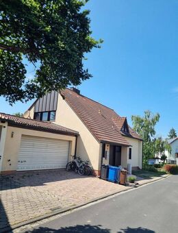 Traumhaftes Dreifamilienhaus in herrlicher Lage - saniert und ruhig gelegen - Würzburg