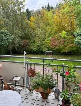 Ankommen in Neu-Anspach: Helle 3-Zimmer-Wohnung mit Balkon &. Tiefgaragenplatz - Neu Anspach