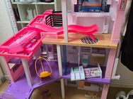 Barbie Haus ohne Fahrstuhl da kaputt - Leipzig