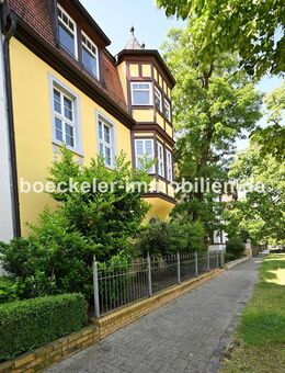 Alternative zum Einfamilienhaus = 3 Familien-Villa = 2 Wohneinheiten stehen zur Eigennutzung bereit - Naumburg (Saale)