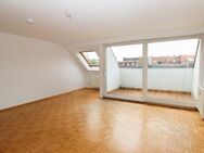 Neu vermietete Dachgeschosswohnung mit Balkon im beliebten Reudnitz - Leipzig