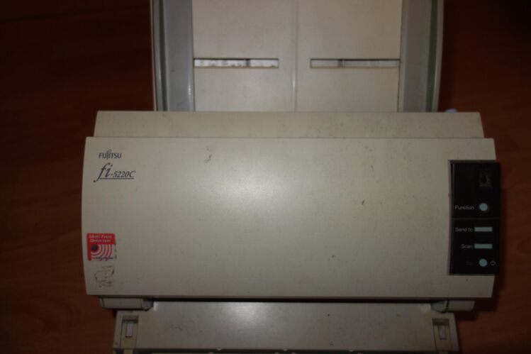 Dokumenten- und Flachbettscanner Fujitsu Fi 5220C defekt - Essen