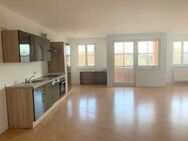 Helle 2,5-R-Wohnung 70,24 qm mit Balkon und Einbauküche zu verkaufen - Großenhain