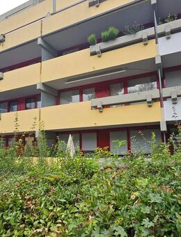 Penthouse-Charakter mit großer Dachterrasse & Wellnessbereich - 3-Zimmer-Wohnung nahe Uni Hubland - Gerbrunn