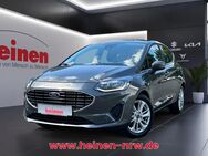 Ford Fiesta, 1.1 Titanium PARKLENK, Jahr 2023 - Kamen