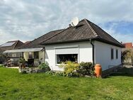 Bungalow mit Garage und Carport in ruhiger Siedlungslage - Dittenheim