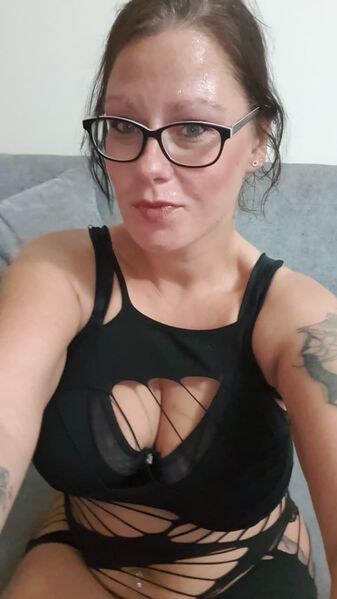 Über 100 geile Amateur Videos! Bin deutsch, 39, (85G - Cup), solo, MF, FF, FFM