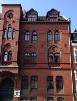 Sehr schöne 2-Raum Altbau Wohnung mit PKW Stellplatz - Bernburg (Saale)