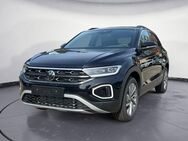 VW T-Roc, 1.5 l TSI Life OPF, Jahr 2022 - Albstadt