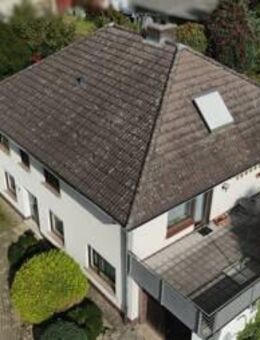 Gepflegtes freistehendes Einfamilienhaus mit Garage und großem Grundstück - Sontra