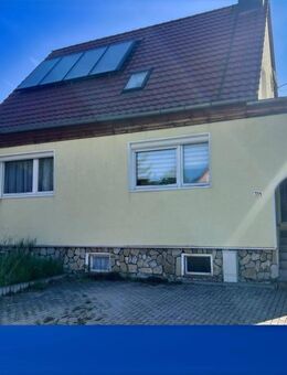 Sanierungsbedürtiges Einfamilienhaus mit moderner Heizungstechnik in Kölleda bei Sömmerda - Kölleda