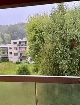 IM ALLEINAUFTRAG!! Bad Soden/Ts.-Neuenhain, große und gut geschnittene 2 Zimmer-Eigentumswohnung mit großem Balkon. - Bad Soden (Taunus)
