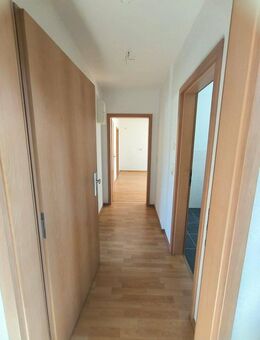 Schöne 2 Zimmer Wohnung - Bitterfeld Kraftwerksiedlung - 1. OG - Bitterfeld-Wolfen