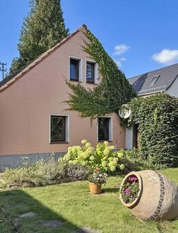 Wünschen Sie sich ein übersichtliches Haus mit einem kleinen Garten? - Dann kommen Sie gern näher .. - Großenhain