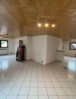 Großzügige und helle Maisonette-Wohnung in Neuhütten zu vermieten - Neuhütten (Bayern)