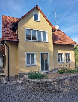 Schönes Ein-/Zweifamilienhaus mit Nebengebäuden - Niederstetten