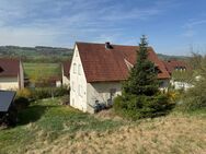 Massives Zweifamilienhaus in sonniger, ruhiger Lage mit großem Grundstück - Himmelkron