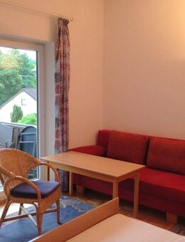 Möbliertes 2 Zimmer-Appartement mit Balkon und Küchenzeile in sehr gepflegter Wohnanlage - Bad Brückenau
