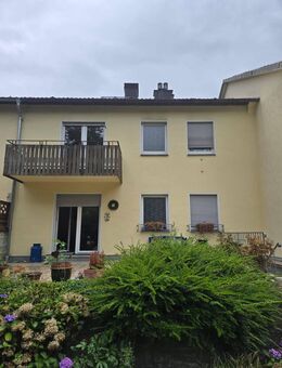 Charmante Doppelhaushälfte mit Stellplatz und Garage in Lippstadt - Lippstadt