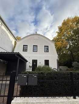 Verden, mittendrin: Schnuckelige und sanierte Eigentumswohnung mit Blick auf Domplatz und Dom - Verden (Aller)